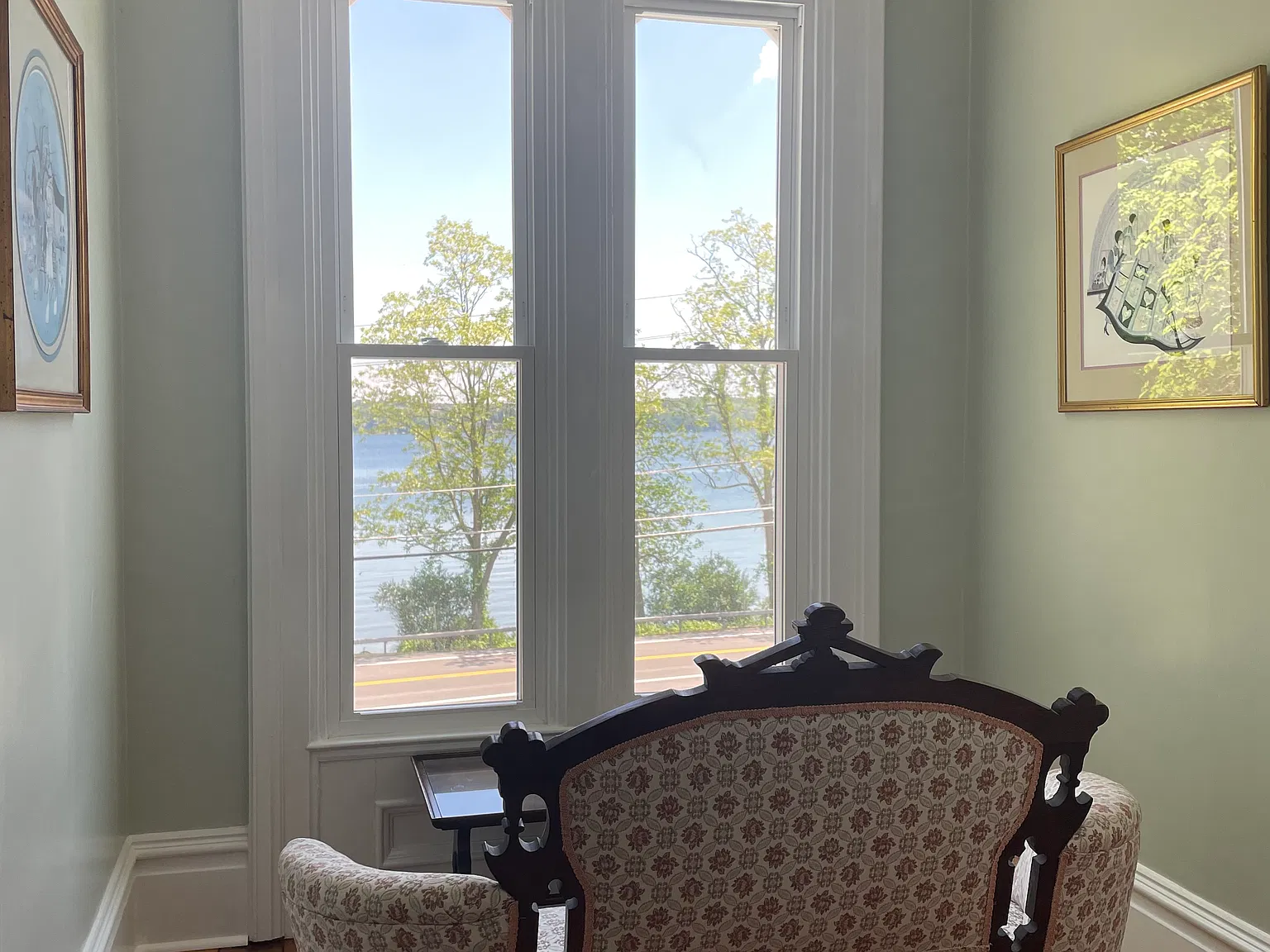 5 bed, 2.5 bath, 3000 sqft, $3,000 — Photo 2