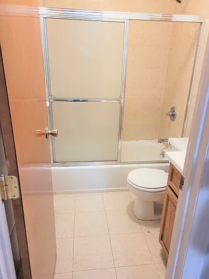 Rented by Voro, LLC | media 8