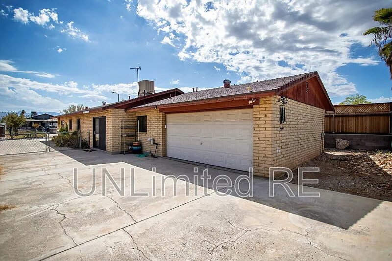 4 bed, 2.0 bath, 1446 sqft, $2,000 — Photo 4