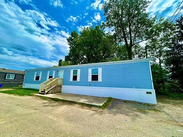 8001 Hamilton Ave #27