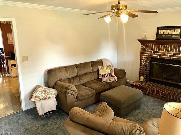 5th image of 3803 Clairese Dr