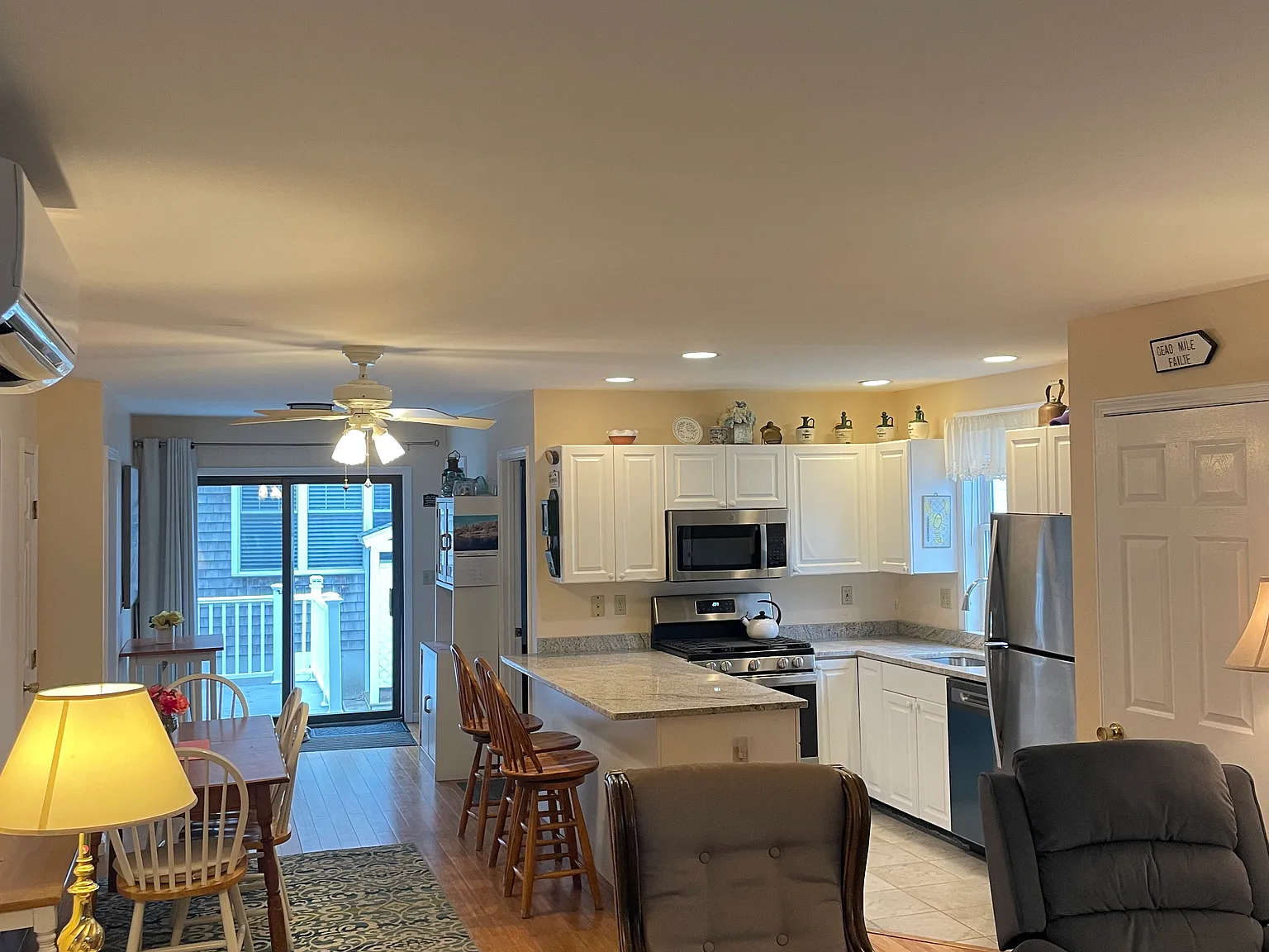 16 Meadow Pond Rd — Photo 2