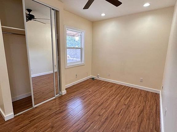 4th image of 2409 W 54th St