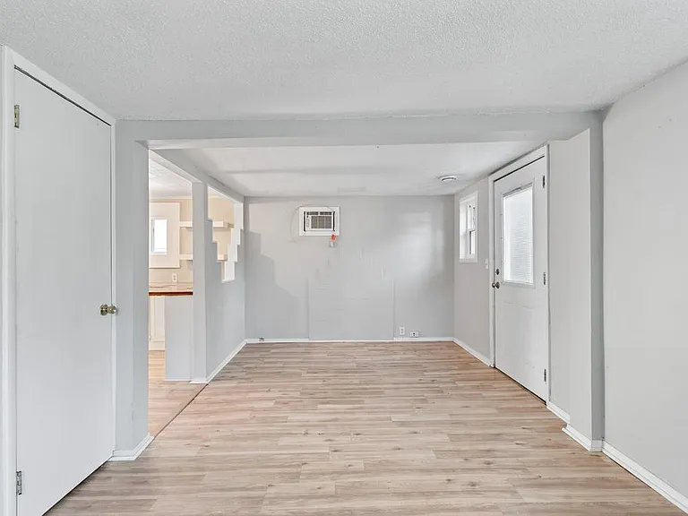 2524 Arletta St — Photo 9