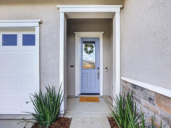 3rd image of 1347 Cascade Way