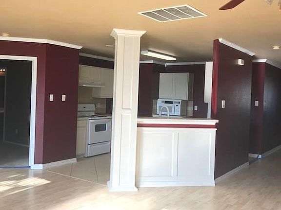3rd image of 2721 Terrace Dr