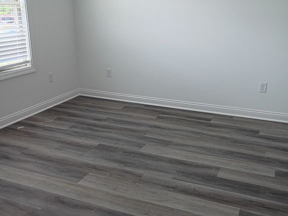 4th image of 844 Ridgewood Dr Unit 5