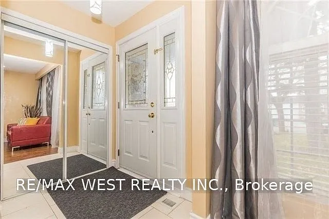 3 bed, $2,800 — Photo 2