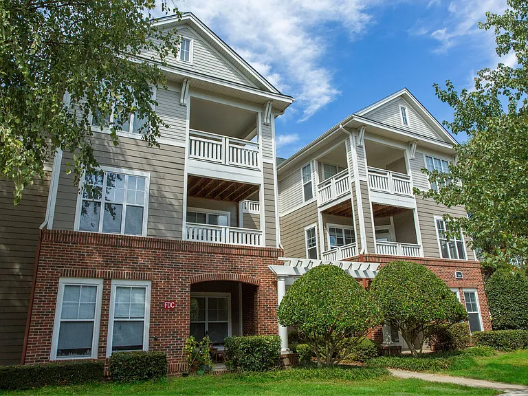 Brookberry Park Apartments — Photo 41