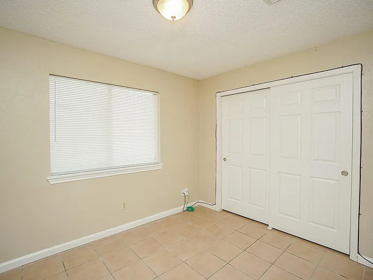 20143 Beechview Ln — Photo 24