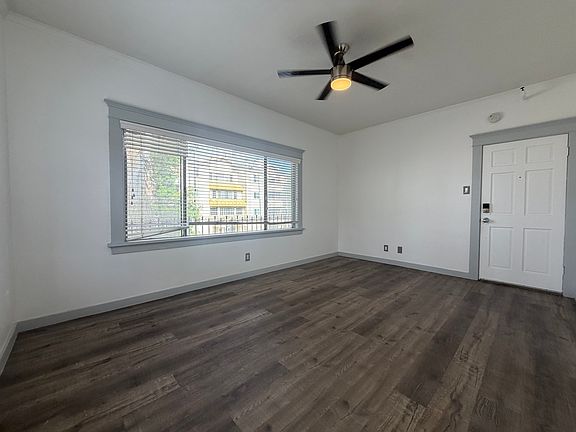 5th image of 01-636 N Chestnut Ave #201
