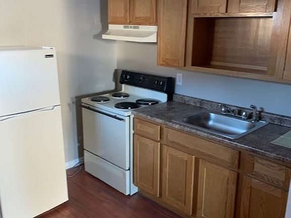 3rd image of 39 E Seltzer St Floor 2