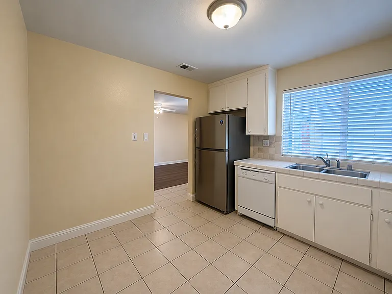 2313 Mandarin Way — Photo 5