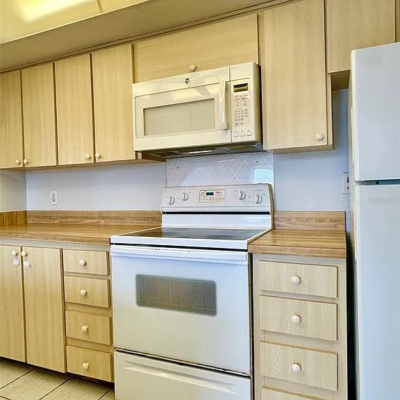 2617 Cove Cay Dr #311 — Photo 5