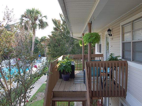 3rd image of 1100 Shoreline Dr #K