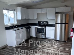 725 Edith Blvd SE APT D, Albuquerque, NM 87102