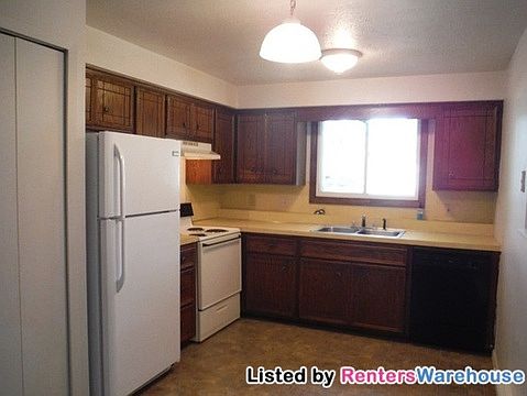 2nd image of 4784 Tacoma Cir SE #3