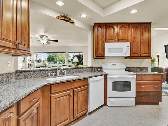 2nd image of 10613 W Welk Dr