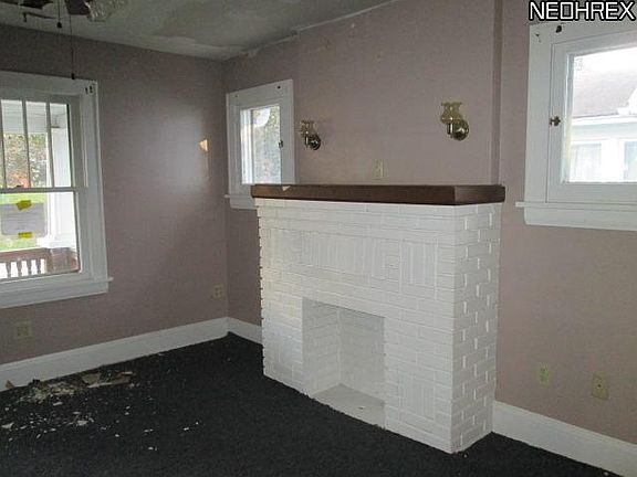 3rd image of 640 Hallie Ave