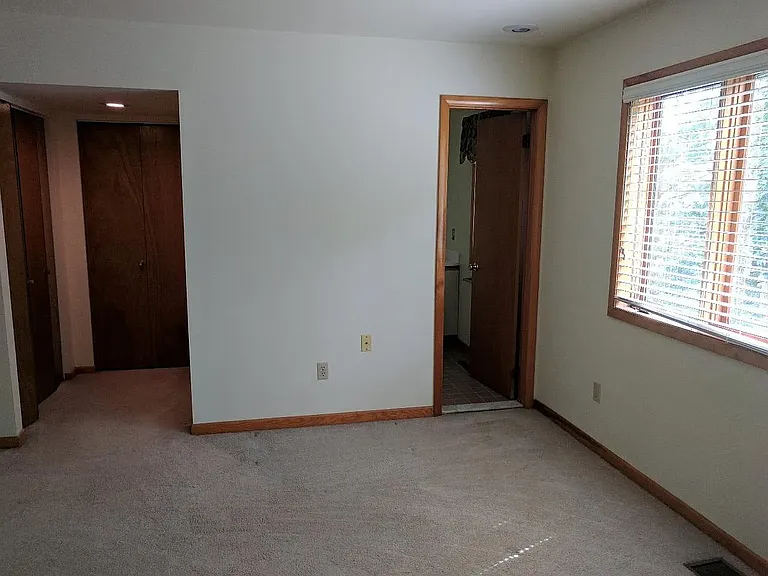 12 Ingham Way — Photo 8