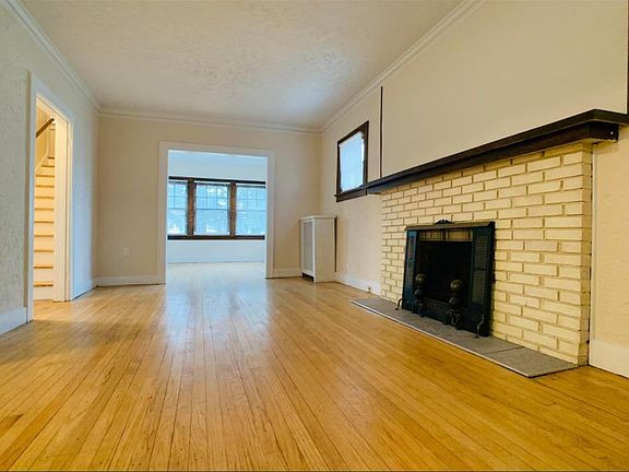 4th image of 364 E 211th St