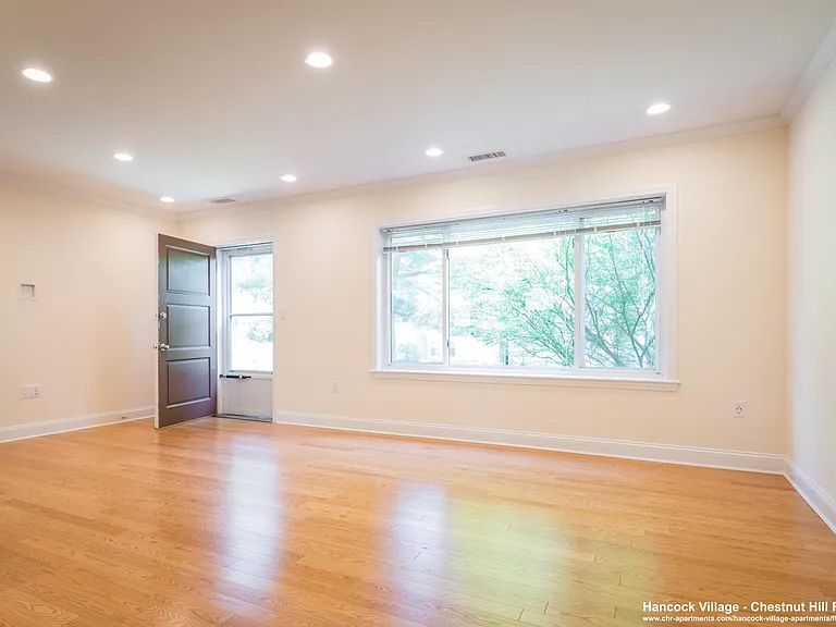 184 Thornton Rd — Photo 6