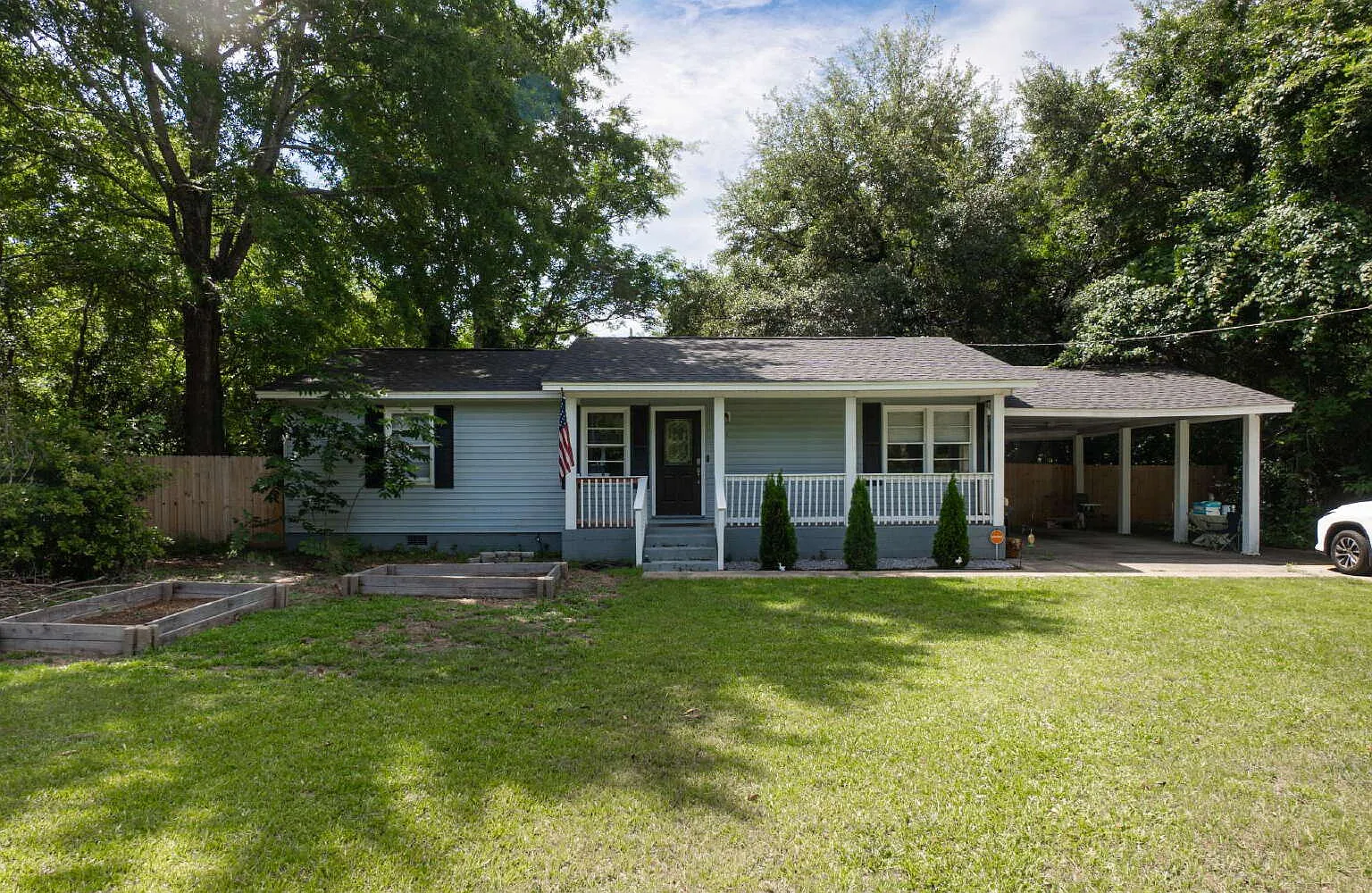 3 bed, 2.0 bath, 1566 sqft, $1,650 — Photo 2