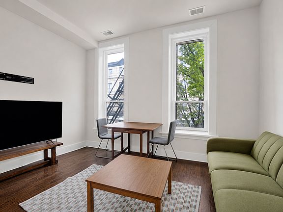 3rd image of 1329 W 18th St #2F