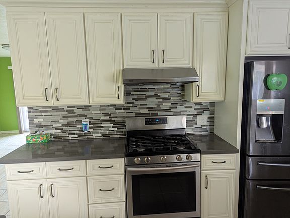3rd image of 575 Barto St