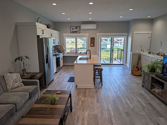 4th image of 125 Stonefly Ln #125