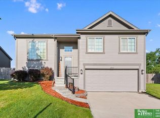 19630 R St, Omaha, NE 68135