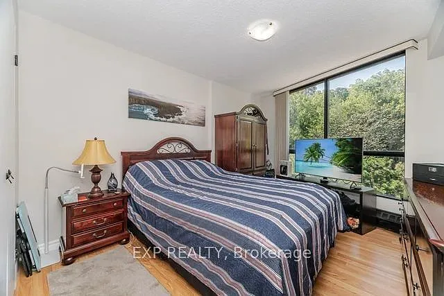 150 Charlton Ave E #608 — Photo 22