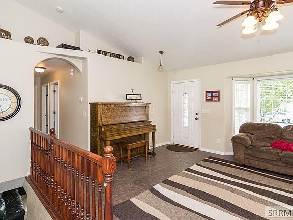 4th image of 3273 E Skyview Dr