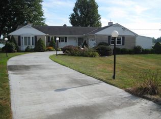 155 Sprague Dr, Hebron, OH 43025