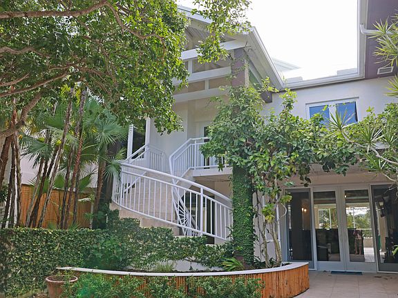 4th image of 2600 Manor Ln #2650