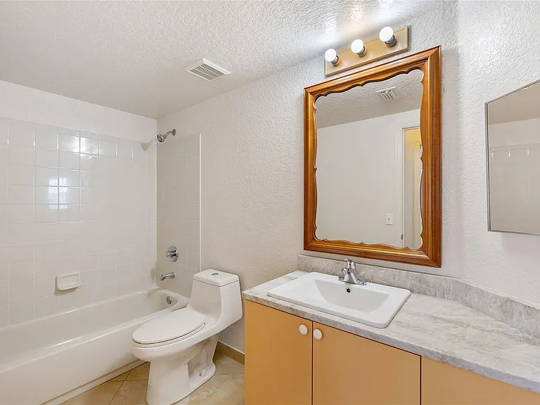 1204 Belmont Ln #1204 — Photo 15
