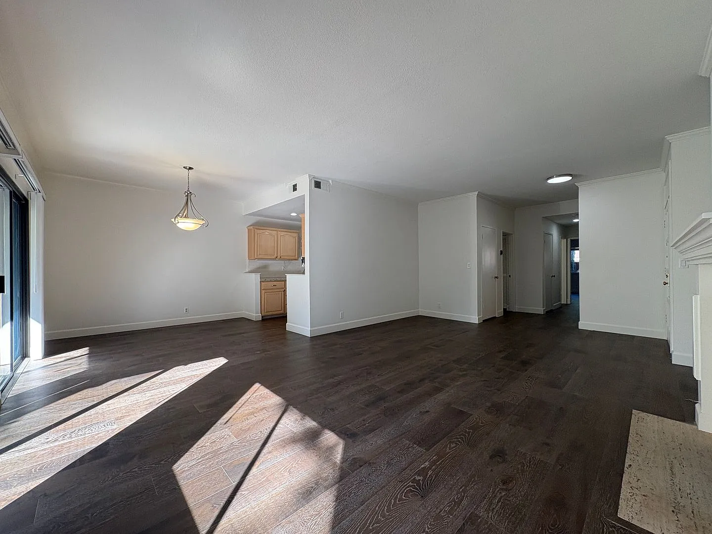 Updated 3 BR Condo at The Enclave in Redwood Oaks — Photo 2
