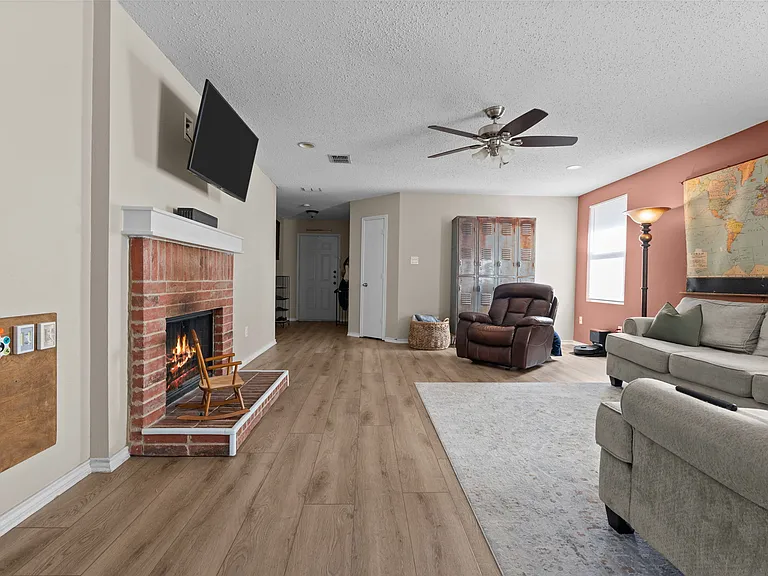 1708 Sierra Meadow Ln — Photo 5