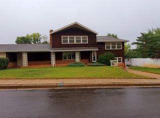 30 8th Ave W, Dickinson, ND 58601