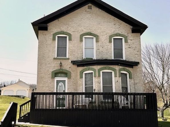 214 Jarvis St, Bowerston, OH 44695