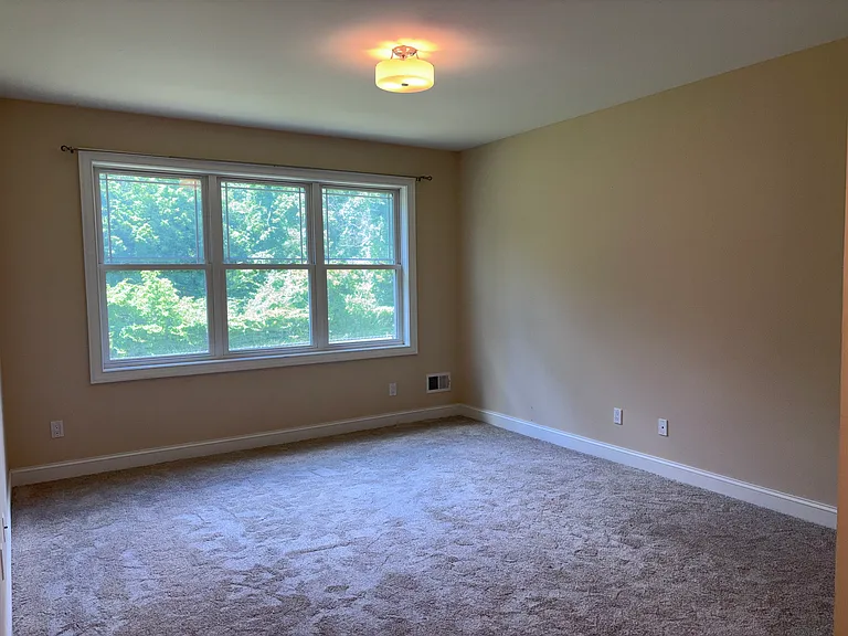 616 Lois Ln #616 — Photo 17