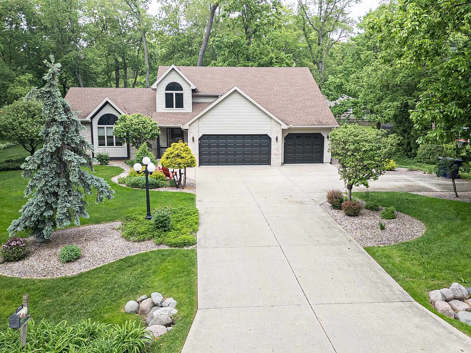 1st image of 3205 Danbury Dr E