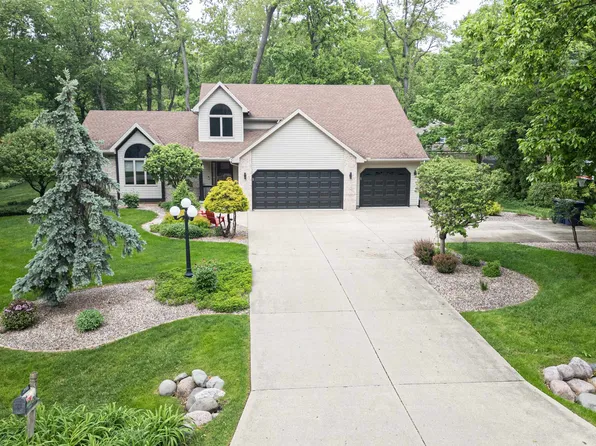 3205 Danbury Dr E, Janesville, WI 53546
