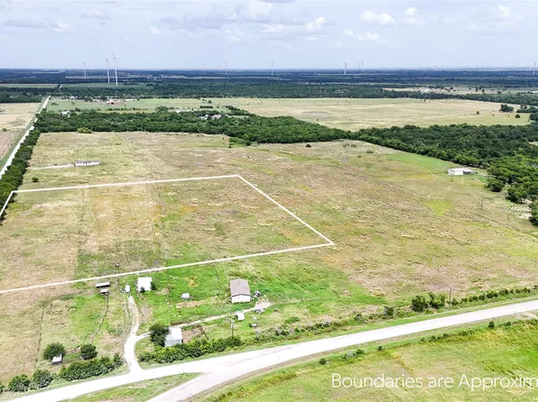 2 County Road 3268, Mount Calm, TX 76673