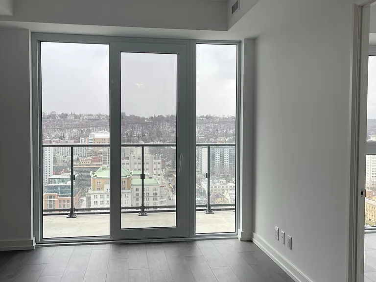 75 James St S #2511 — Photo 11
