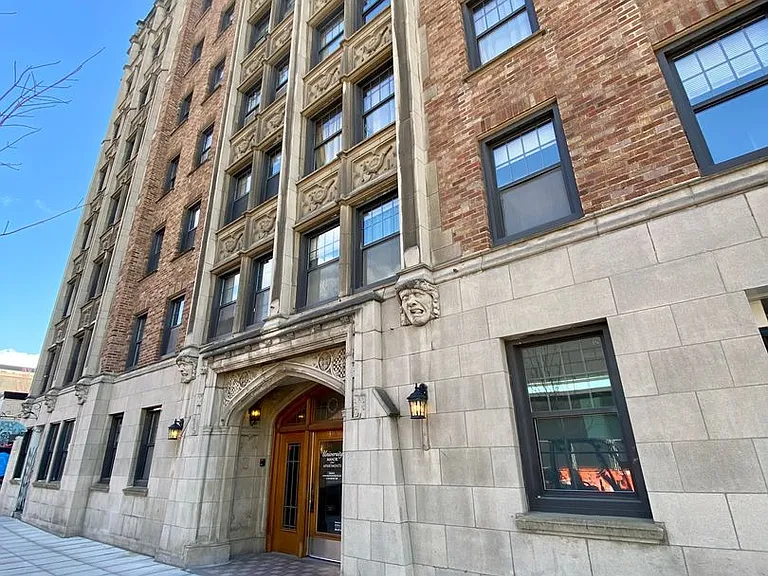 Comfortable Urban Living in a Classic Brick Building Near UW & Light Rail — Photo 28