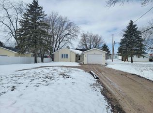 121 Lincoln St, Pulaski, WI 54162