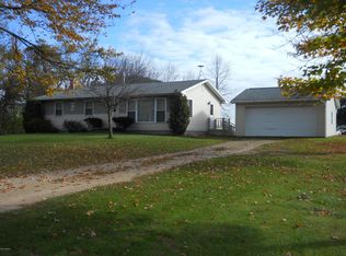 4220 N Cedar Lake Rd, Edmore, MI 48829