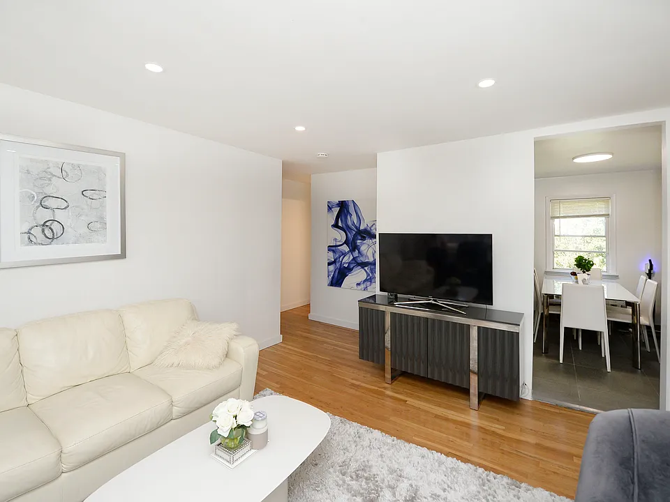 16-12 Plaza Rd #B