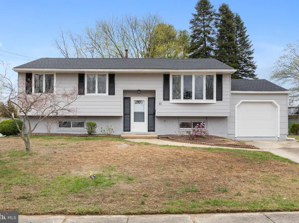 11 Eaton Cir, Clementon, NJ 08021